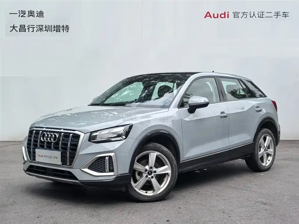 Audi Q2L — фото 1