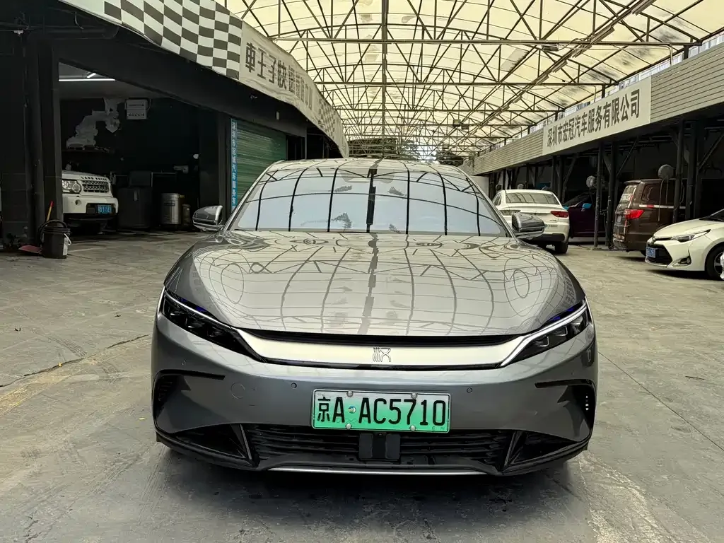 BYD Han — фото 1