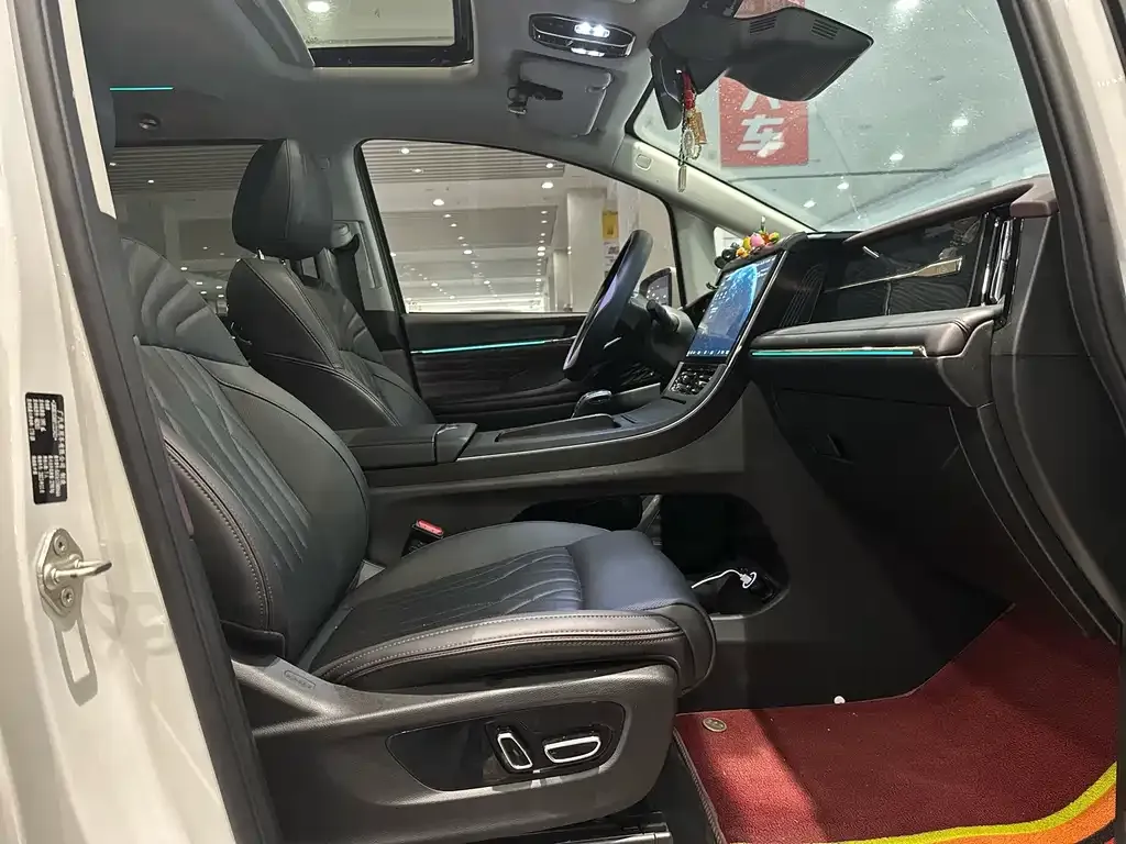 GAC Motor Trumpchi M8 — фото 5