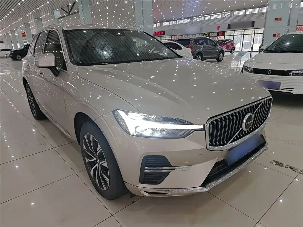 Volvo XC60 — фото 10