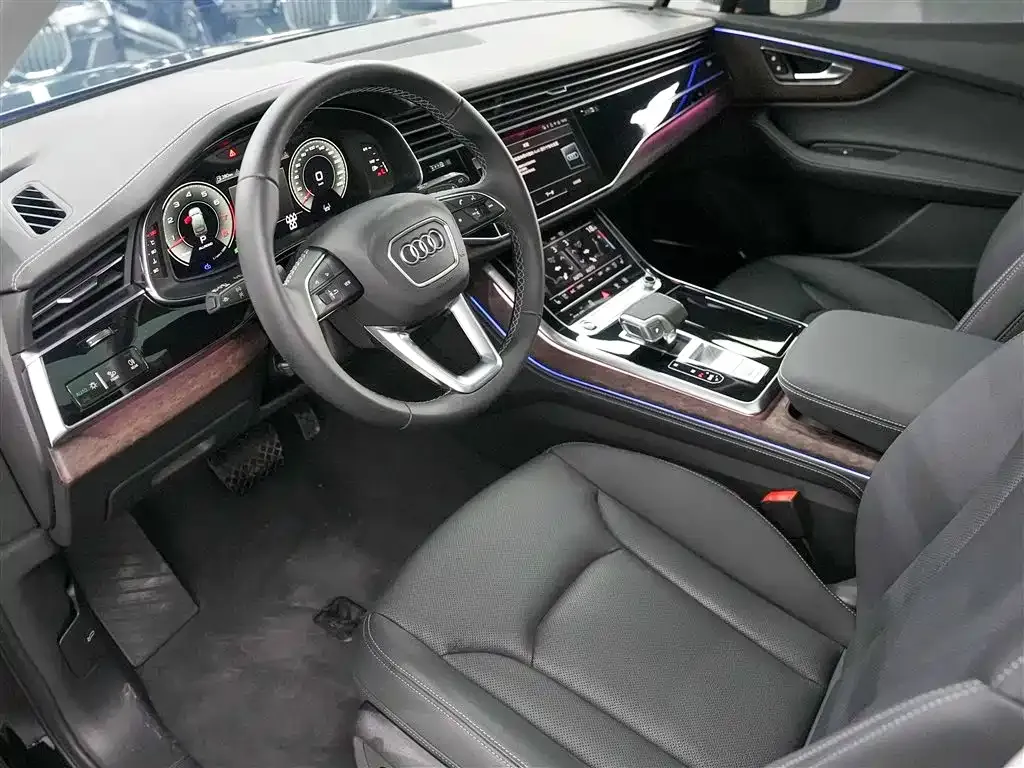Audi Q7 — фото 8