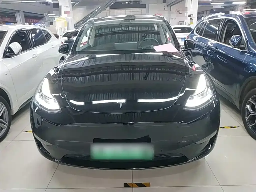 Tesla Model Y — фото 5