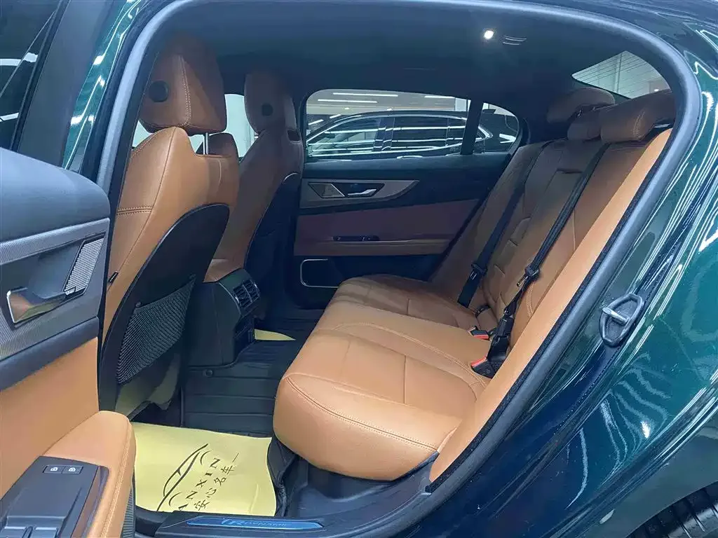 Jaguar XEL — фото 10