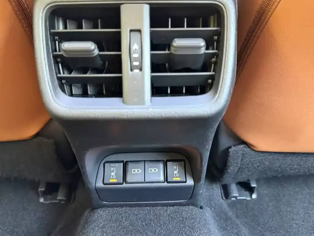 Lexus UX New Energy 2022 из CN, фото 3