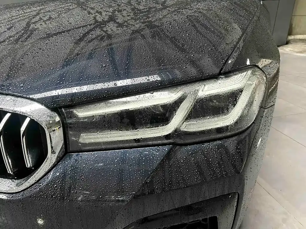 BMW 5 Series — фото 10