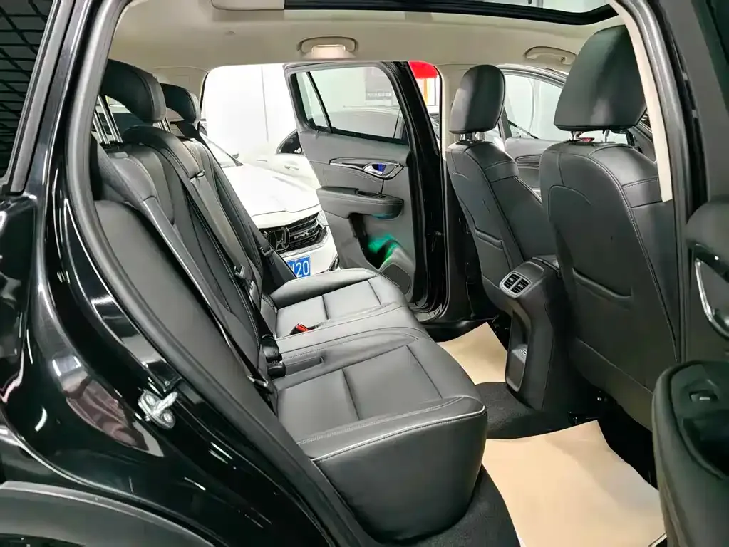 Buick Envision Plus — фото 8