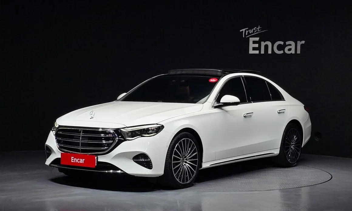 Mercedes-Benz E-Class — фото 1