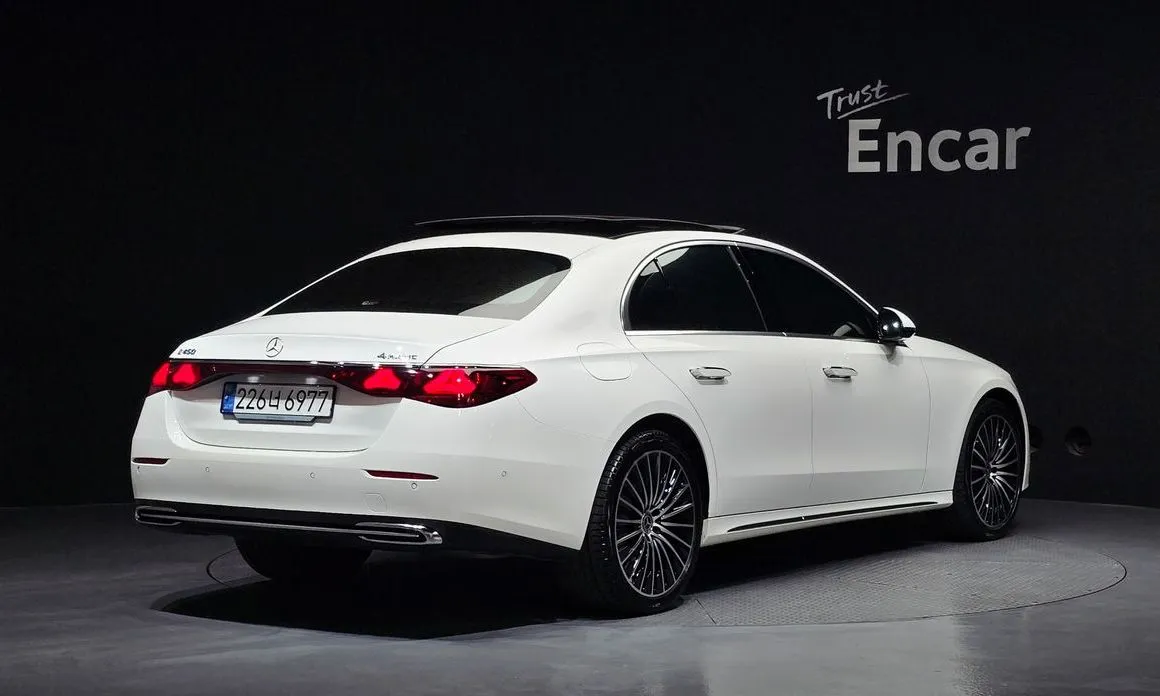 Mercedes-Benz E-Class — фото 4