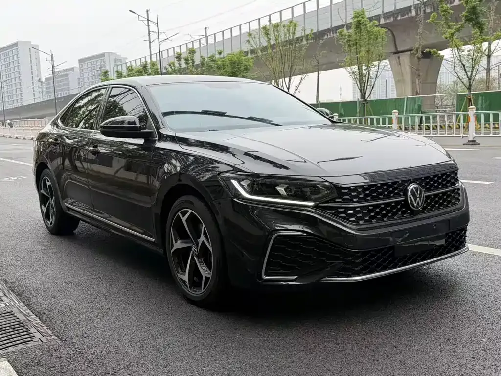 Volkswagen Passat — фото 8
