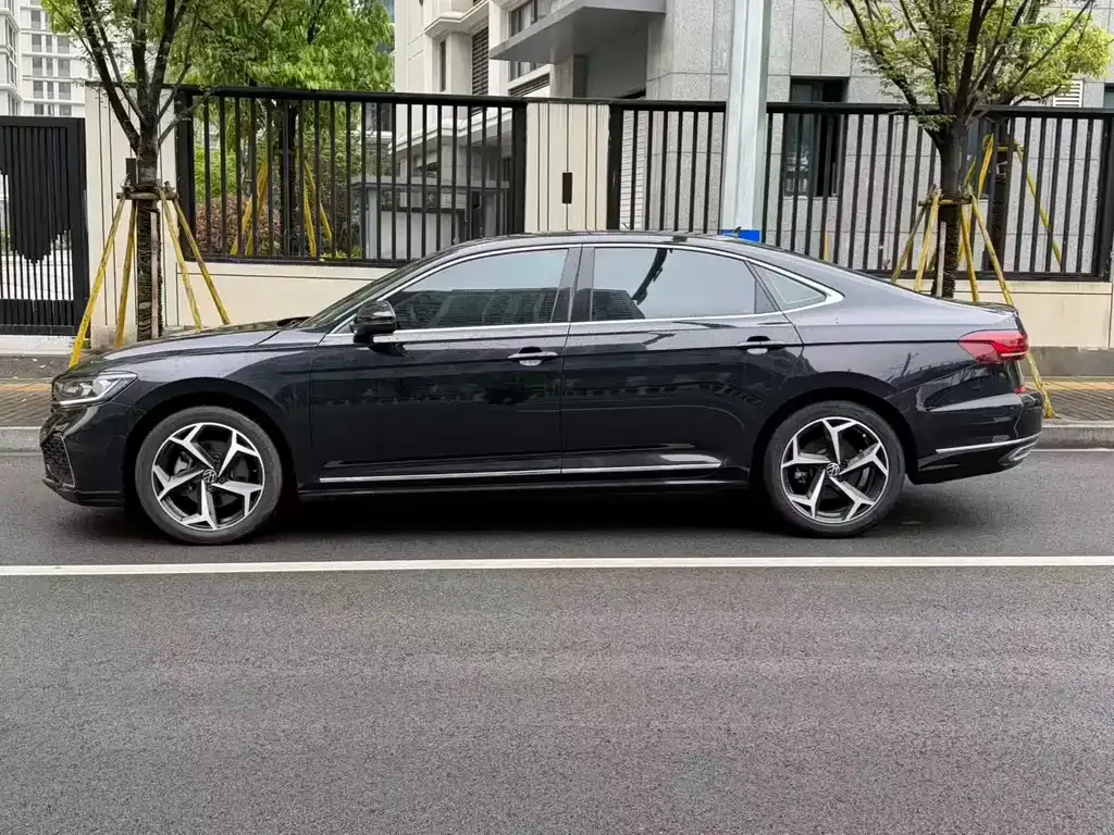 Volkswagen Passat — фото 10