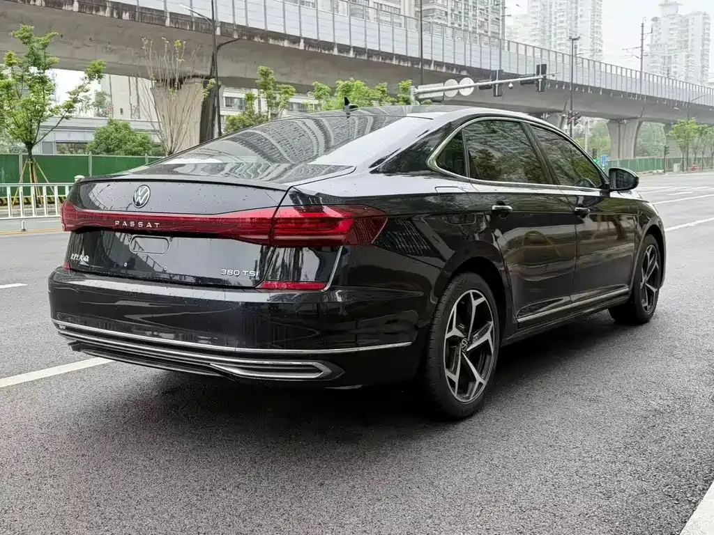 Volkswagen Passat — фото 9