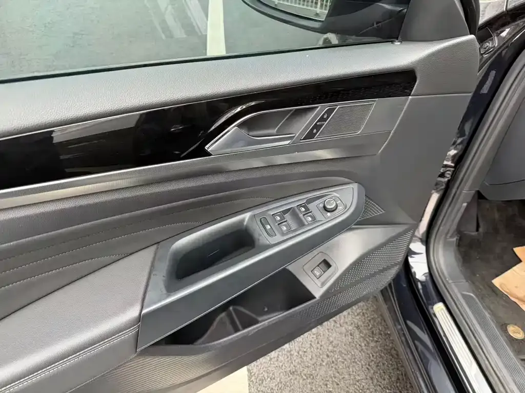 Volkswagen Passat — фото 4