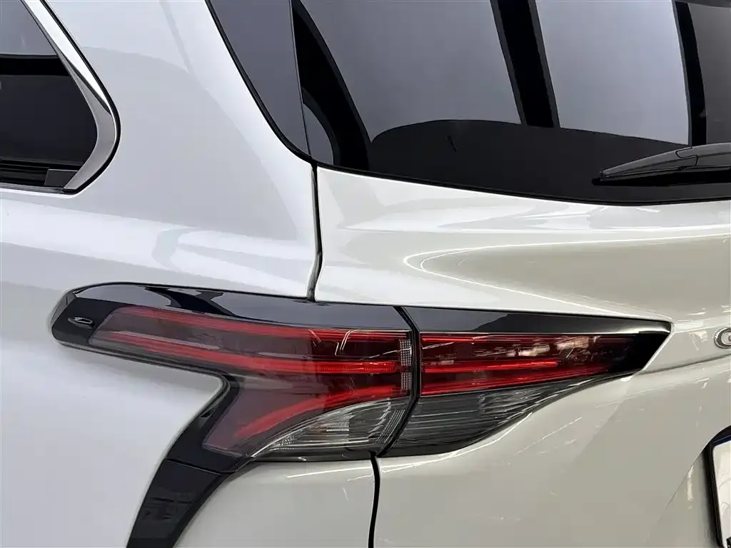 Toyota Granvia — фото 8
