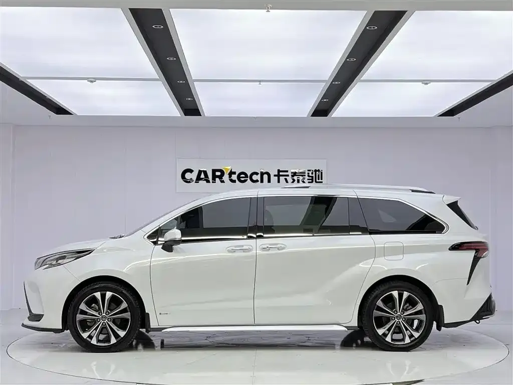 Toyota Granvia — фото 10