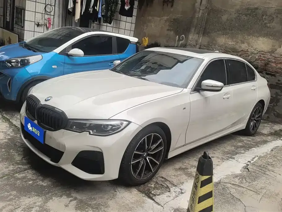 BMW 3 Series 2022 из CN, фото 1