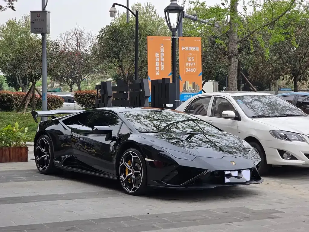 Lamborghini Huracan — фото 1