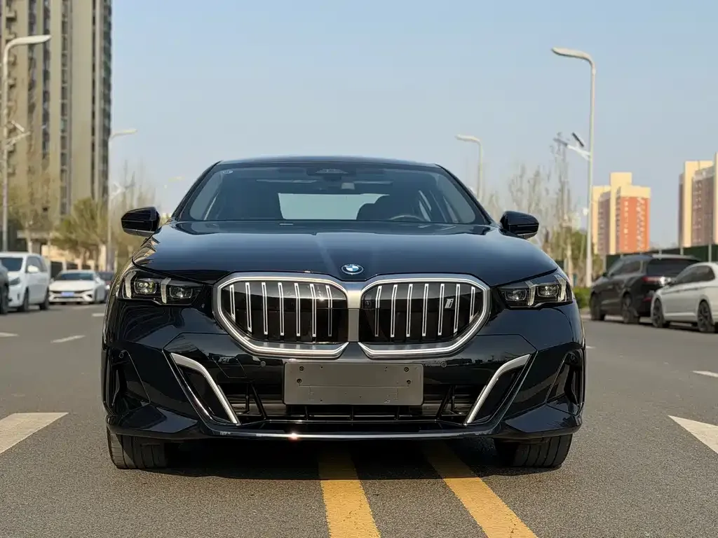 BMW i5 2025 из CN, фото 8