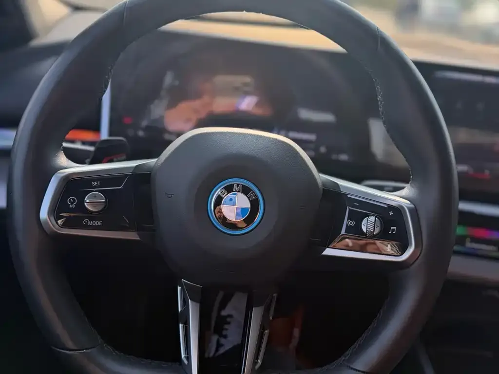 BMW i5 2025 из CN, фото 4