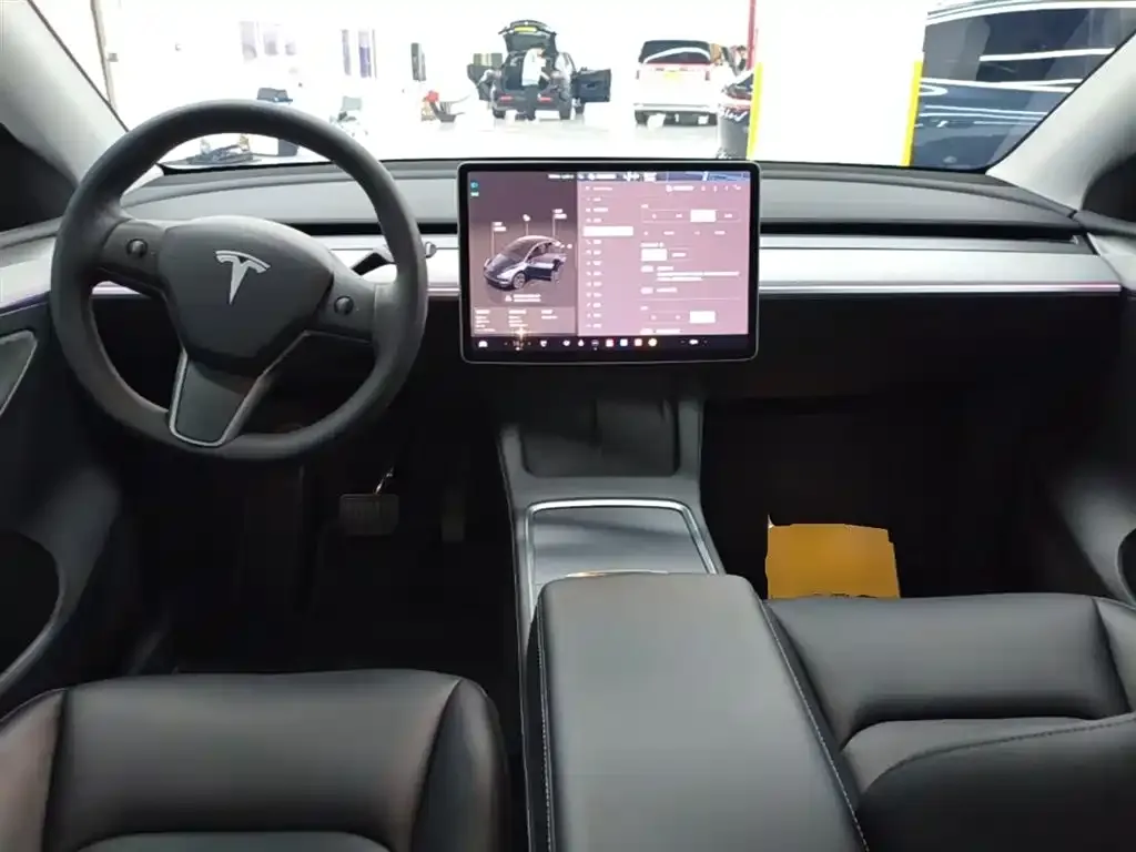 Tesla Model Y — фото 4
