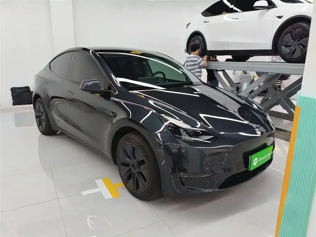 Tesla Model Y — фото 7