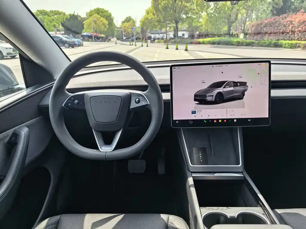 Tesla Model Y — фото 4