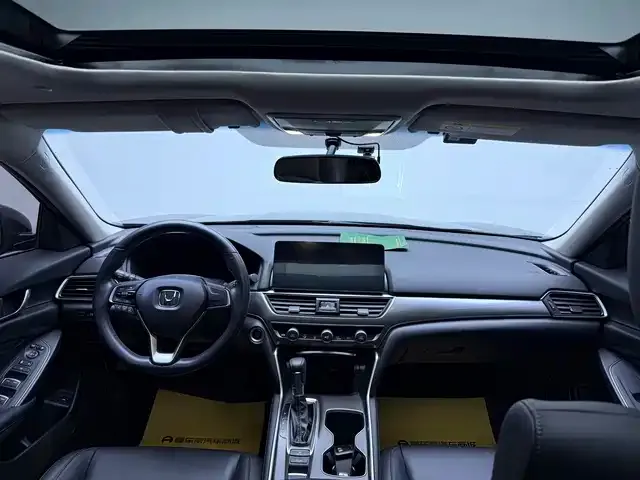 Honda Accord — фото 10