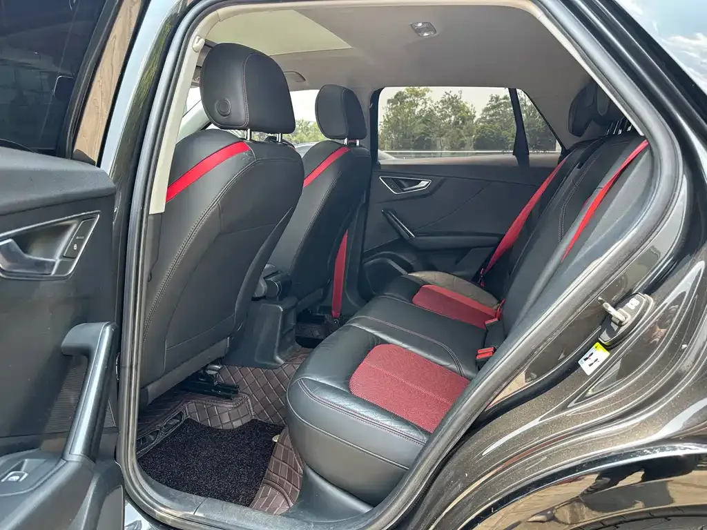Audi Q2L 2021 из CN, фото 2