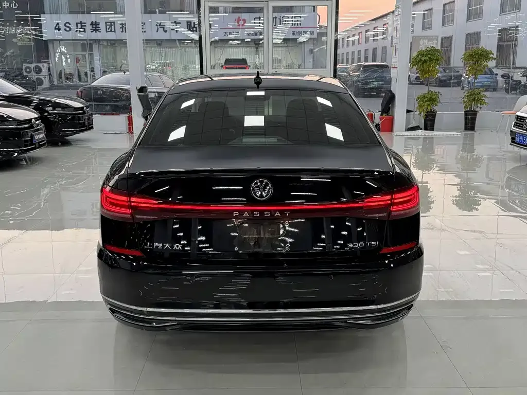 Volkswagen Passat — фото 7