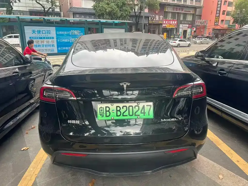 Tesla Model Y — фото 4