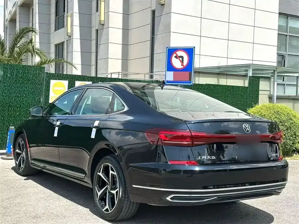Volkswagen Passat — фото 10
