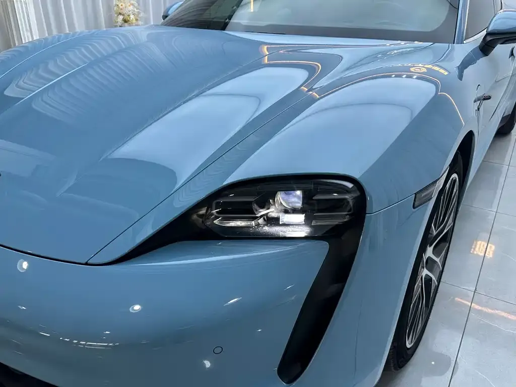 Porsche Taycan — фото 9