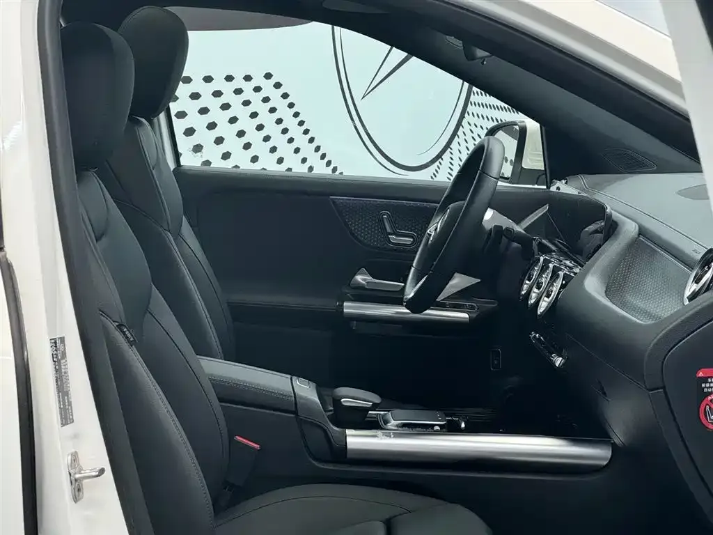 Mercedes-Benz GLA — фото 6
