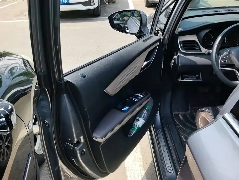 BYD MAX New Energy 2023 из CN, фото 3