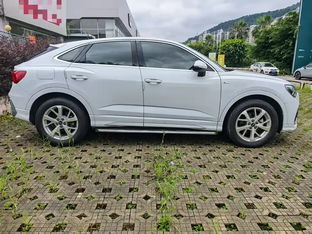 Audi Q3 Sportback — фото 3