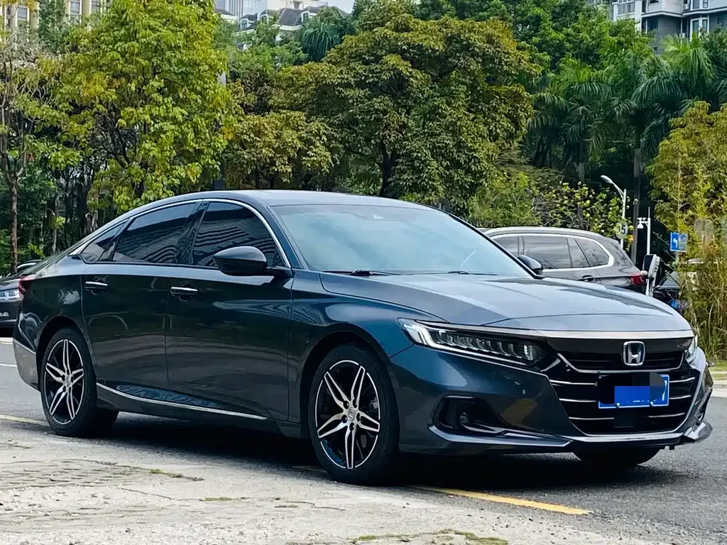 Honda Accord — фото 10