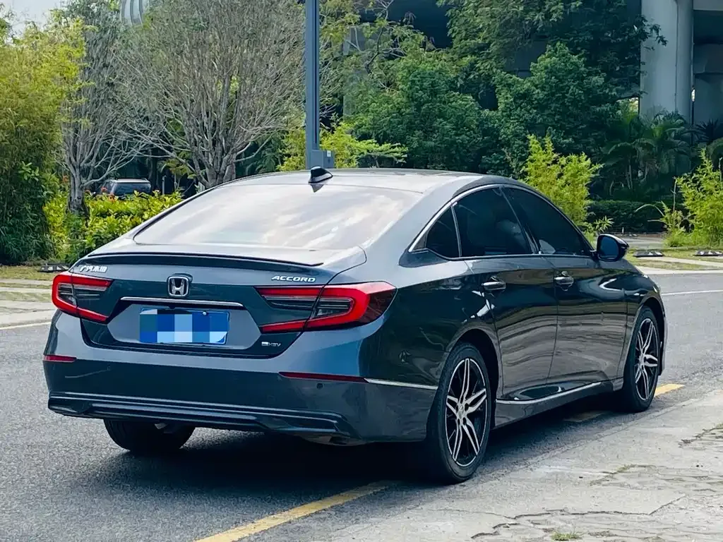 Honda Accord — фото 7