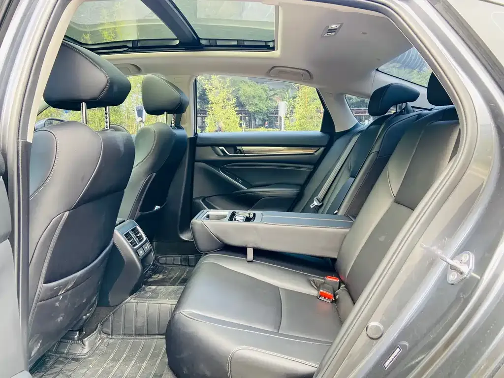 Honda Accord — фото 3