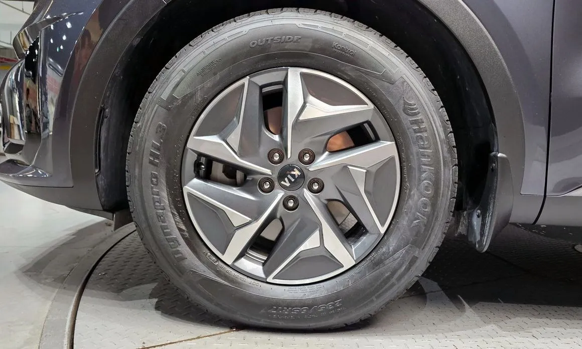 Kia Sorento — фото 5