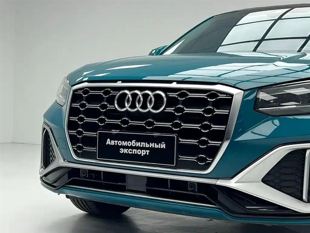 Audi Q2L — фото 6