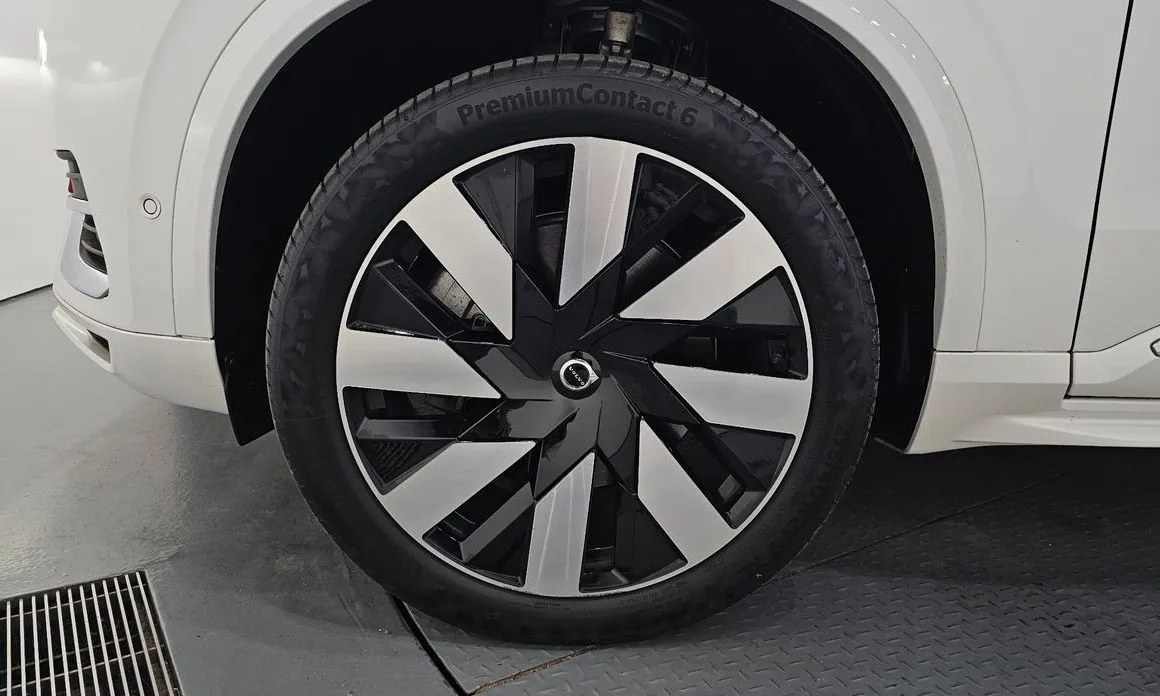 Volvo XC90 2024 из KR, фото 9