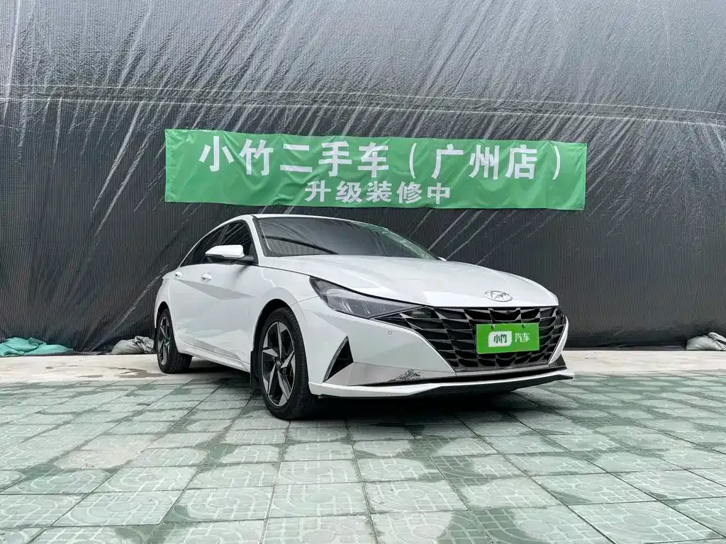 Hyundai Elantra — фото 5