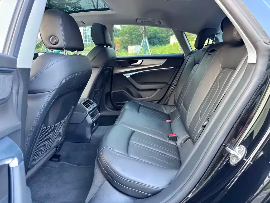 Audi A7 2021 из CN, фото 7