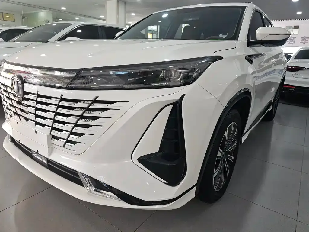 Changan CS75PLUS — фото 1