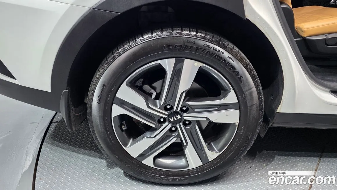 Kia Sorento — фото 10