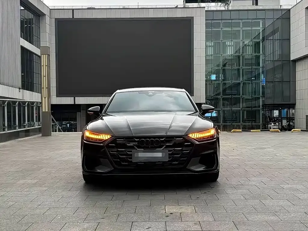 Audi A7L — фото 6