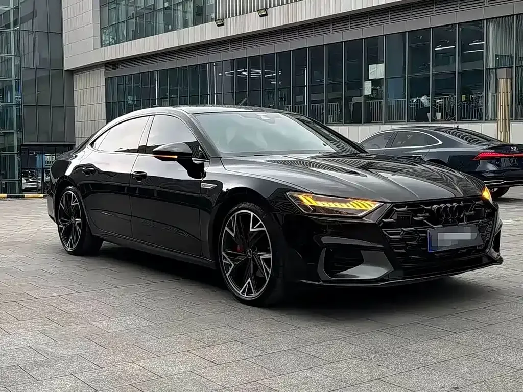 Audi A7L — фото 9