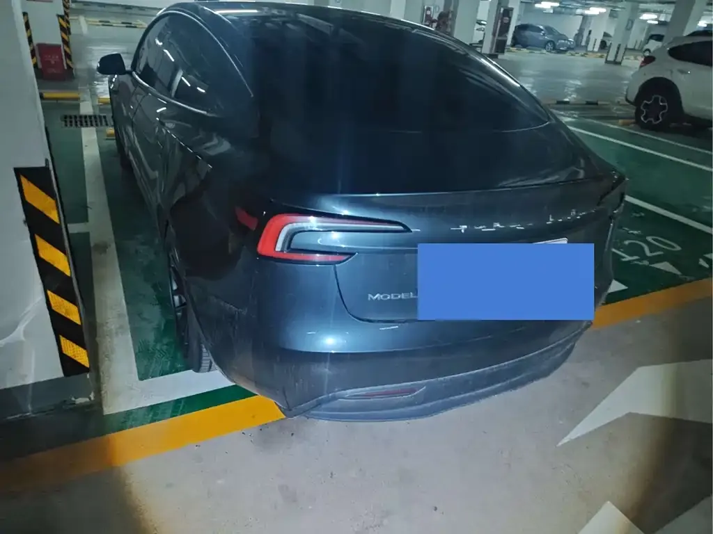 Tesla Model 3 — фото 4
