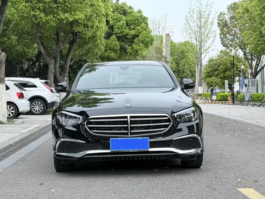 Mercedes-Benz E-Class — фото 5