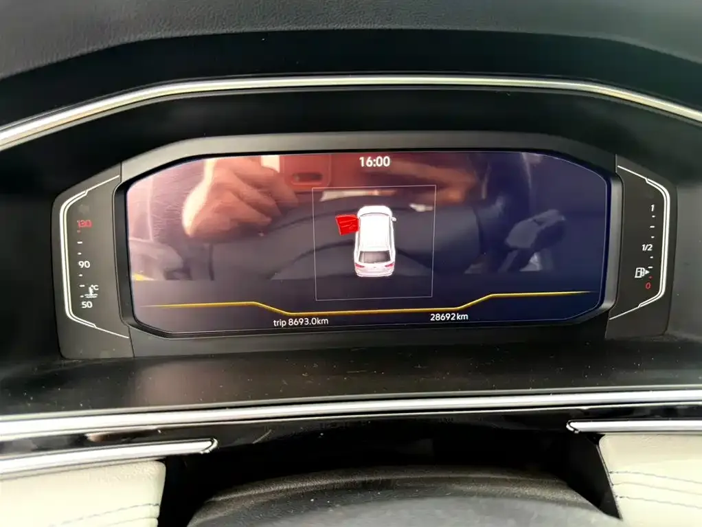 Volkswagen Tiguan L 2022 из CN, фото 5