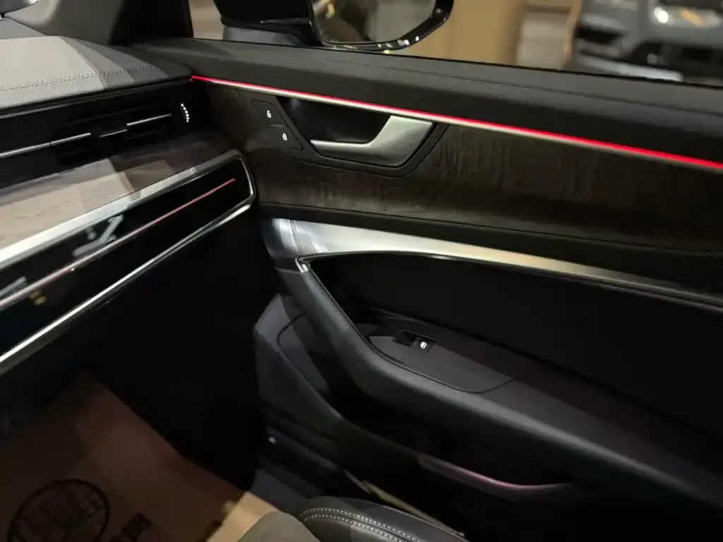 Audi A6L 2021 из CN, фото 5